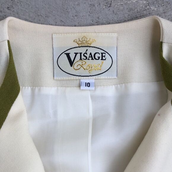 Vintage Visage Royal   - Picture 2 of 4